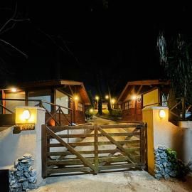 Cabañas Entre Pinos, hotel a Villa Gesell
