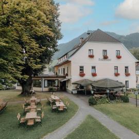 Puttererseehof, hotel u gradu 'Aigen im Ennstal'