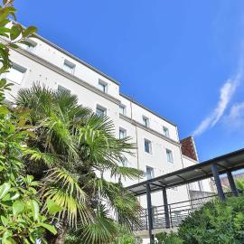 Viesnīca B&B HOTEL Les Sables-d'Olonne Centre Gare pilsētā Lesabldolona