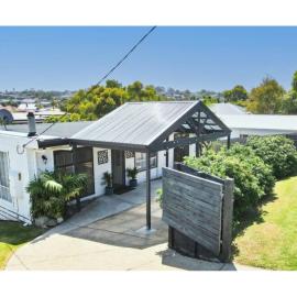 Holiday Home in Lakes Entrance!