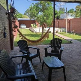Casa con pileta frente a la Laguna Soto
