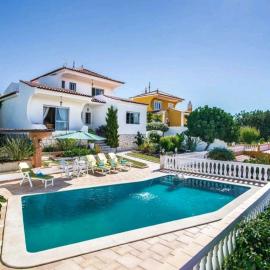 VILLA SALGADOS, near ALBUFEIRA, with Private Pool, 5 minutes from Gale Beach