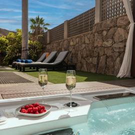 Serenity Villa Tauro، فندق في موجان