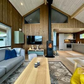 Modern cabin Skeikampen with ski-in out cross country trails & great view, hotel a Olstad