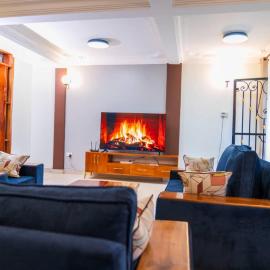 Elena & Kimberly Residences, hotel in Gulu