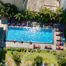 Catba Buffalo Hostel, hotel di Cat Ba