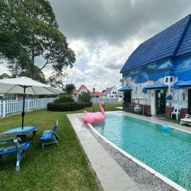 Blue cottage A'Famosa resort villa with pool ktv, hotel in Kampong Alor Gajah