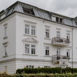 Romantik Residenz (Ferienwohnungen Hotel Im Weissen Rössl) - Dependance, hotell i St. Wolfgang