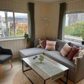 Centrally located apartment with 2 bedrooms and free parking