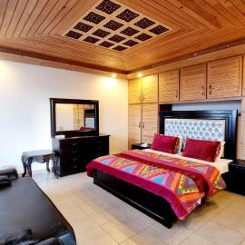 Haven Lodge Bhurban by Haven Holiday Homes - Deluxe Rooms with Mountain View，穆里的飯店
