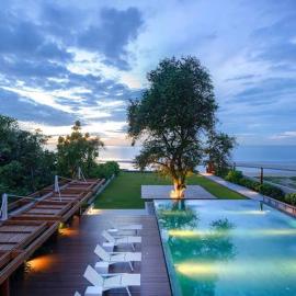 Beachfront Condo with Private Beach & Huge Pool, khách sạn ở Ban Bo Khaem