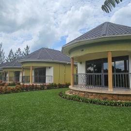 Kaije Country Cottages, hotel a Fort Portal