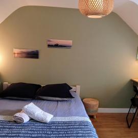 L idéal 10 mn Vannes Linge de lit, serviettes inclus wifi parking gratuit, hotel a Noyalo