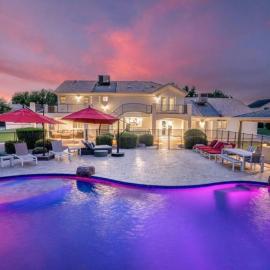 LeFairview Chateau- Pickleball Heated Pool Jacuzzi، فندق في غلبرت