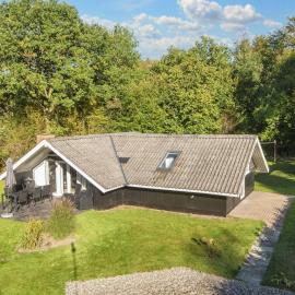5 person holiday home in Toftlund-By Traum, hotel a Toftlund