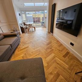 Wembley London lovely 6 bed House sleeps up to 14, hotel i London