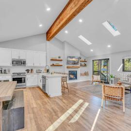 Bright Tahoe Home with Private Backyard Near Beach