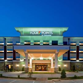 Four Points by Sheraton Oklahoma City Quail Springs, hotel v destinácii The Village