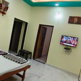 Mallikarjun Residency with AC, hotel in Akalkot