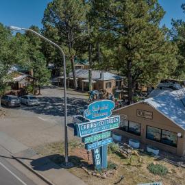 Enchanted Hideaway Cabins and Cottages, ξενοδοχείο σε Ruidoso