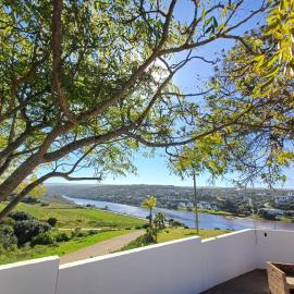 Grootfontein Farm accommodation: Stilbaai şehrinde bir otel