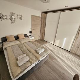 Sunny room 1