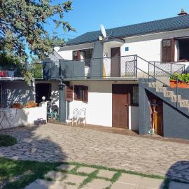 Five-Bedroom Holiday Home In Polje, hotel a Polje