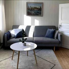 Idyllisk sørlandshus i Arendal sentrum - i vannkanten, hôtel à Arendal