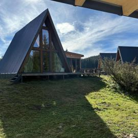 CabanA mică Comandău – hotel w mieście Comandău