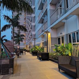 Coast Residences-Ronnzel staycation