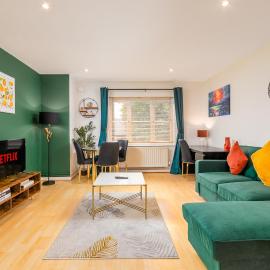 Central Coventry Flat Free Parking Sleeps 6