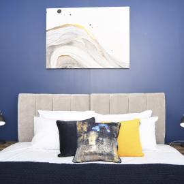 Ashton House by SA Stays, hotel in Ashton under Lyne