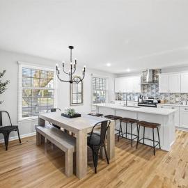 Boho Beauty Newly Remodeled 4BD 3 FULL BATH, hotel u gradu 'Overland Park'