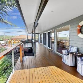 Fab 3-Bed Stay with Great Outdoors & Water Views