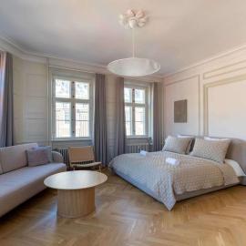 Spacious Apartment on Lively & Vibrant Street