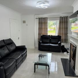 Olashade Villa, מלון בלוקאן