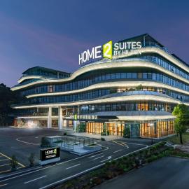 Home2 Suites By Hilton Hotel Guangzhou Baiyun International Airport Huadu Plaza Branch - Free Shuttle Bus to Guangzhou Baiyun International Airport & Free Deliver Service to Canton Fair Complex During Canton Fair Period, hotel u gradu Huadu