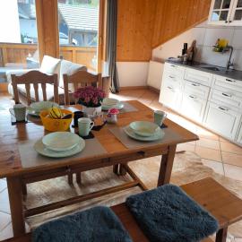 Ferienwohnung Fleur: Bad Kohlgrub şehrinde bir otel