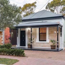 Essex Cottage with garden, 2BR, near Adelaide Showground