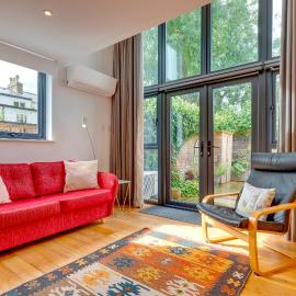 25A City Road · Luxury City centre townhouse with courtyard Pass the Keys