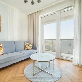 Air Conditioned Apartment in Warsaw with Parking and Bathtub by Noclegi Renters