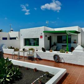 Casa Riadero by Vulcano Homes, hotel i Guatiza