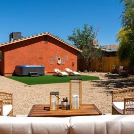 Red Rock - Desert feel - Game Room
