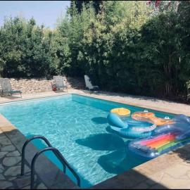 Charmante maison climatisée avec piscine privée