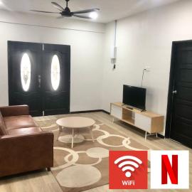 Homestay Syifa Gong Badak, hotel in Kampong Pengkalan Maras
