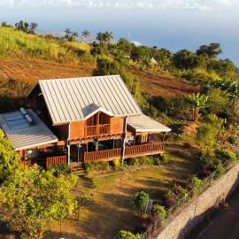 Chalet des parapentes, hotel in Saint-Leu