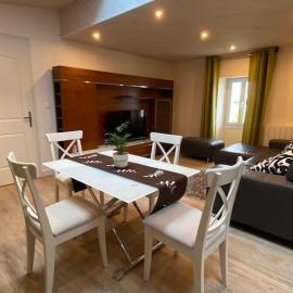 Chez Pascal Sissi -Au Coeur de Vignes, parking free, Hotel in Châteauthébaud