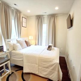 Luxurious & Cheery Private Room in DC