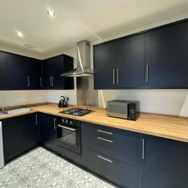 Zetland House Apartment - First floor with garden and parking, hotel in Southport