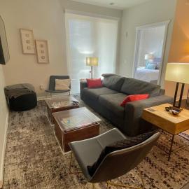 Stylish Trailside TC Condo – hotel w mieście Traverse City